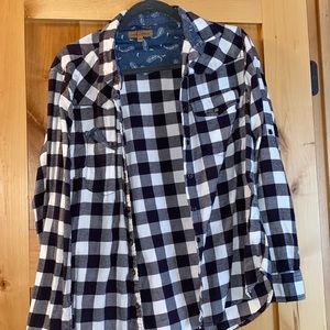 Black and white Buffalo plaid button up